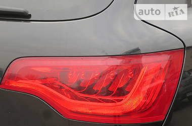 Позашляховик / Кросовер Audi Q7 2006 в 