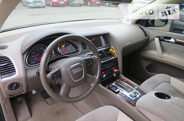 Позашляховик / Кросовер Audi Q7 2006 в 