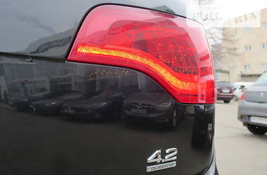 Позашляховик / Кросовер Audi Q7 2006 в 