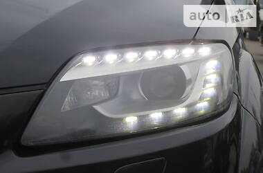 Позашляховик / Кросовер Audi Q7 2006 в 