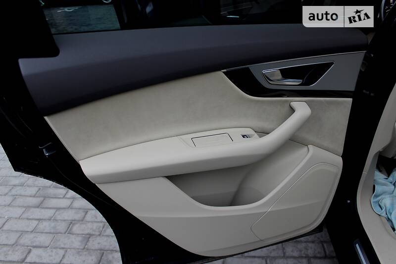 Позашляховик / Кросовер Audi Q7 2016 в Харкові