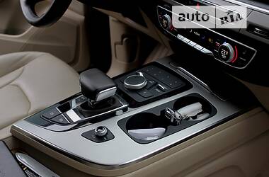 Позашляховик / Кросовер Audi Q7 2016 в 