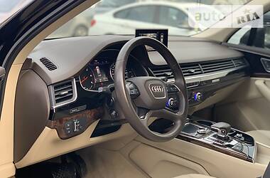 Внедорожник / Кроссовер Audi Q7 2016 в Киеве