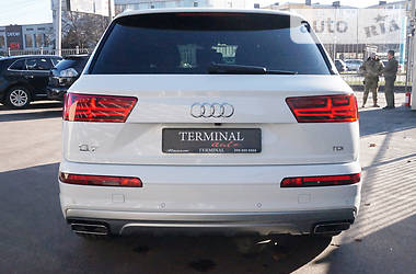 Позашляховик / Кросовер Audi Q7 2017 в 