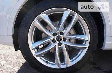 Позашляховик / Кросовер Audi Q7 2017 в 