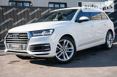 Позашляховик / Кросовер Audi Q7 2017 в 
