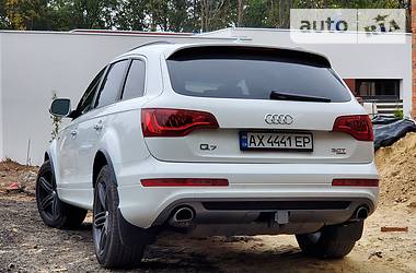 Внедорожник / Кроссовер Audi Q7 2014 в 