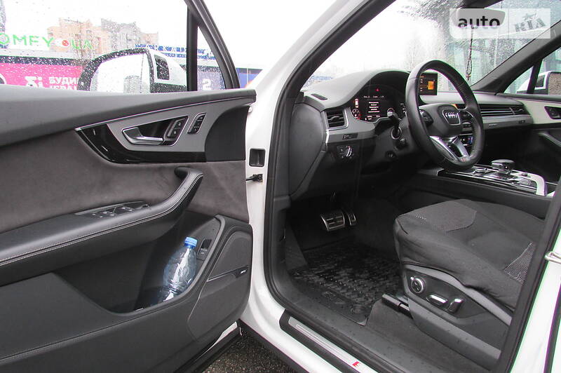 Позашляховик / Кросовер Audi Q7 2016 в Києві