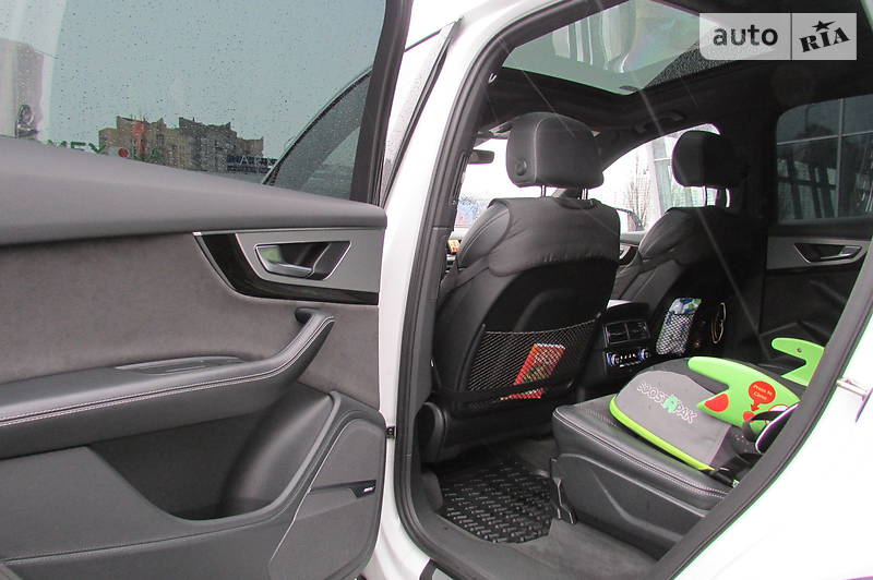 Позашляховик / Кросовер Audi Q7 2016 в Києві