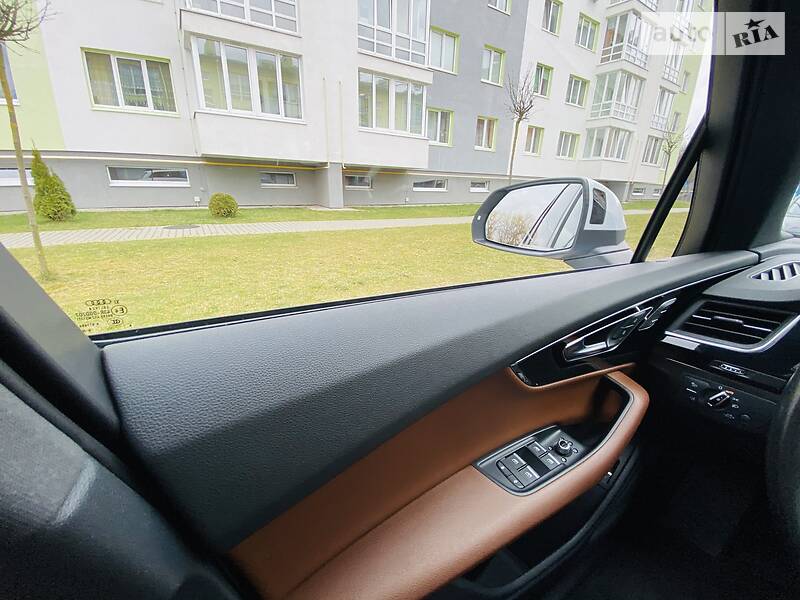 Позашляховик / Кросовер Audi Q7 2017 в Львові