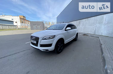 Внедорожник / Кроссовер Audi Q7 2012 в 
