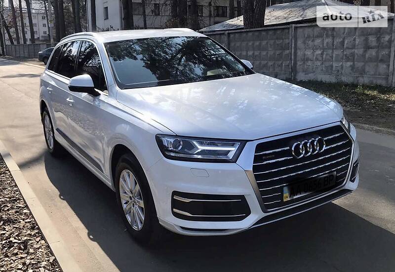 Позашляховик / Кросовер Audi Q7 2017 в 