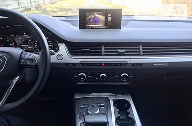 Позашляховик / Кросовер Audi Q7 2017 в 