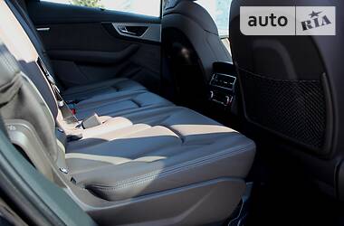 Позашляховик / Кросовер Audi Q7 2015 в 
