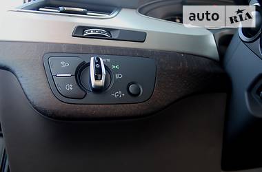 Позашляховик / Кросовер Audi Q7 2015 в 