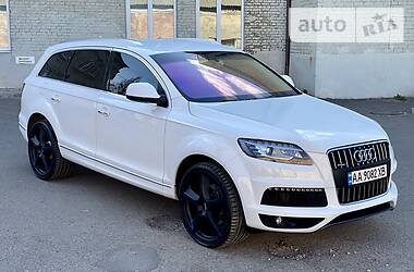 Внедорожник / Кроссовер Audi Q7 2010 в 