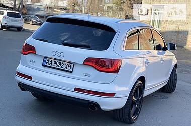 Внедорожник / Кроссовер Audi Q7 2010 в 