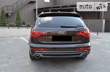Позашляховик / Кросовер Audi Q7 2013 в 