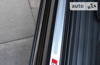 Позашляховик / Кросовер Audi Q7 2013 в 