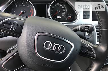 Позашляховик / Кросовер Audi Q7 2013 в 