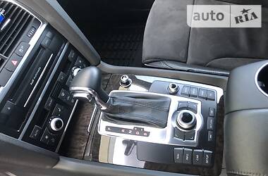 Позашляховик / Кросовер Audi Q7 2013 в 