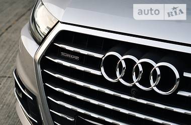 Позашляховик / Кросовер Audi Q7 2017 в 