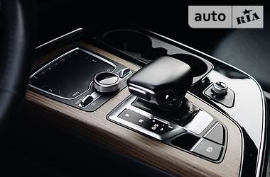 Позашляховик / Кросовер Audi Q7 2017 в 