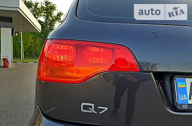 Позашляховик / Кросовер Audi Q7 2006 в 