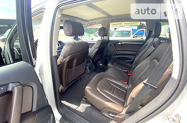 Позашляховик / Кросовер Audi Q7 2011 в 