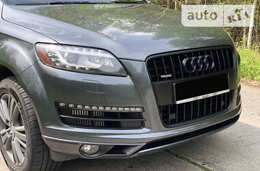 Позашляховик / Кросовер Audi Q7 2011 в 