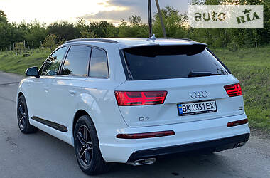 Внедорожник / Кроссовер Audi Q7 2016 в Ровно