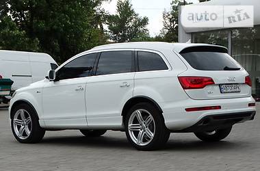 Позашляховик / Кросовер Audi Q7 2012 в 