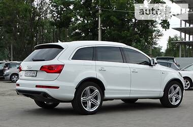 Позашляховик / Кросовер Audi Q7 2012 в 