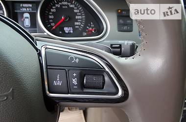 Позашляховик / Кросовер Audi Q7 2012 в 