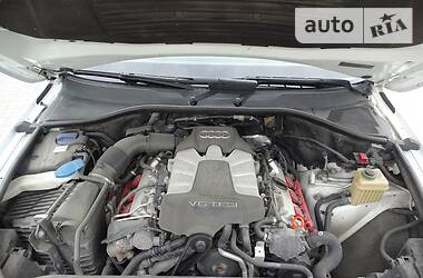 Позашляховик / Кросовер Audi Q7 2012 в 