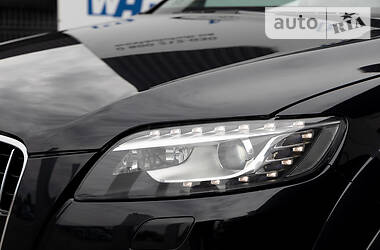 Позашляховик / Кросовер Audi Q7 2013 в 