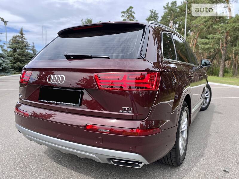 Позашляховик / Кросовер Audi Q7 2017 в Києві