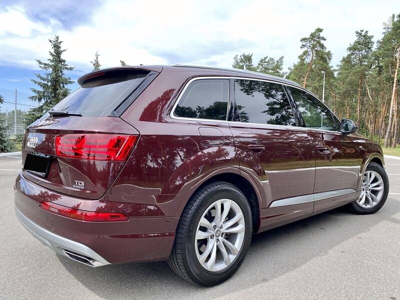 Позашляховик / Кросовер Audi Q7 2017 в Києві