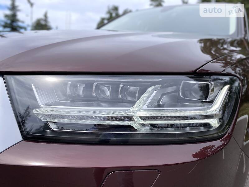 Позашляховик / Кросовер Audi Q7 2017 в Києві