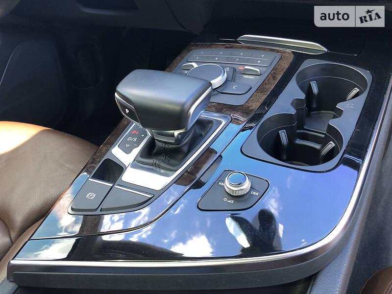 Внедорожник / Кроссовер Audi Q7 2016 в Киеве