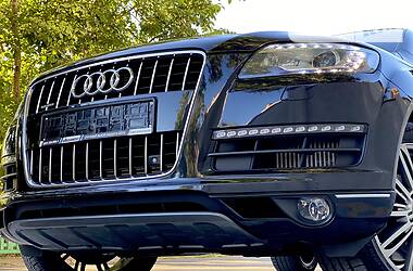 Позашляховик / Кросовер Audi Q7 2015 в 
