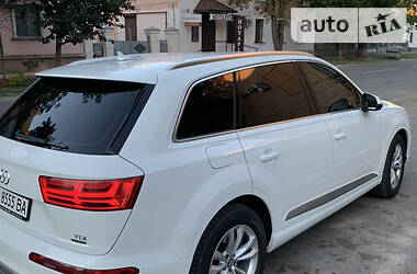 Позашляховик / Кросовер Audi Q7 2017 в 