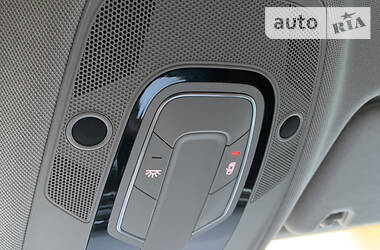 Позашляховик / Кросовер Audi Q7 2017 в 