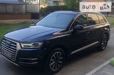 Внедорожник / Кроссовер Audi Q7 2016 в Киеве