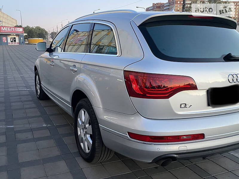 Позашляховик / Кросовер Audi Q7 2010 в Вінниці