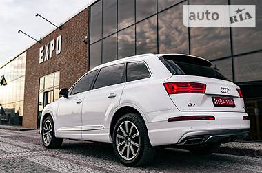 Внедорожник / Кроссовер Audi Q7 2018 в 
