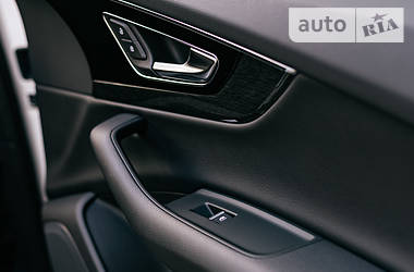 Внедорожник / Кроссовер Audi Q7 2018 в 