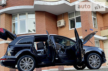 Позашляховик / Кросовер Audi Q7 2015 в 