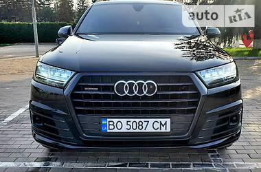 Внедорожник / Кроссовер Audi Q7 2017 в Луцке