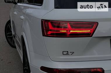 Внедорожник / Кроссовер Audi Q7 2016 в Полтаве